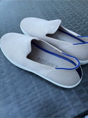 Rothy's Slip-On Flats in Light Beige with Blue Trim